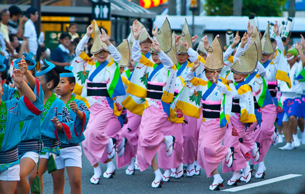 مهرجان توكوشيما أوا أودوري (Tokushima Awa Odori)